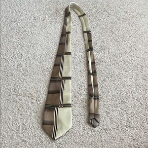 Classic Patterned Tie in Cream and Brown